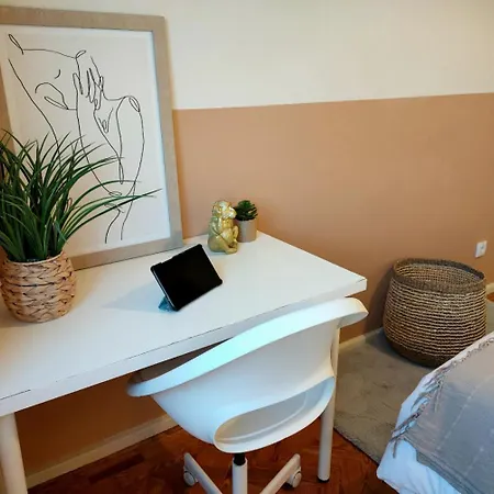 Quarto em Acomodações Particulares Lovely In Centre Leiria