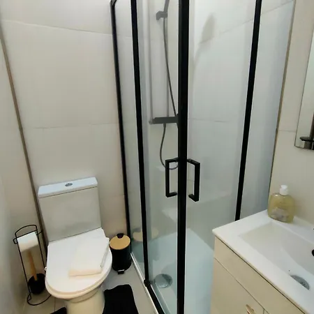 Lovely In Centre * Λεϊρία