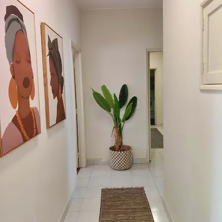 Lovely In Centre בית אירוח לייריה